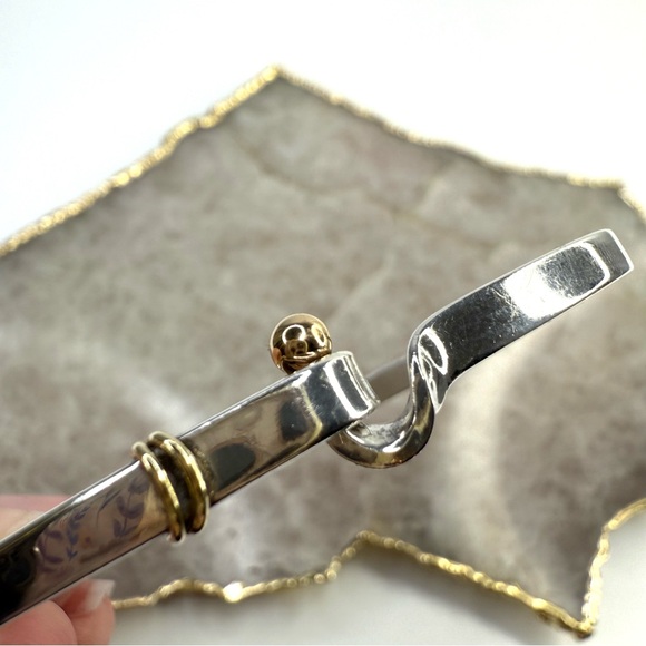Tiffany & Co. Silver 18K Gold Two Tone Hook & Eye Vintage Bangle Bracelet - Picture 5 of 13